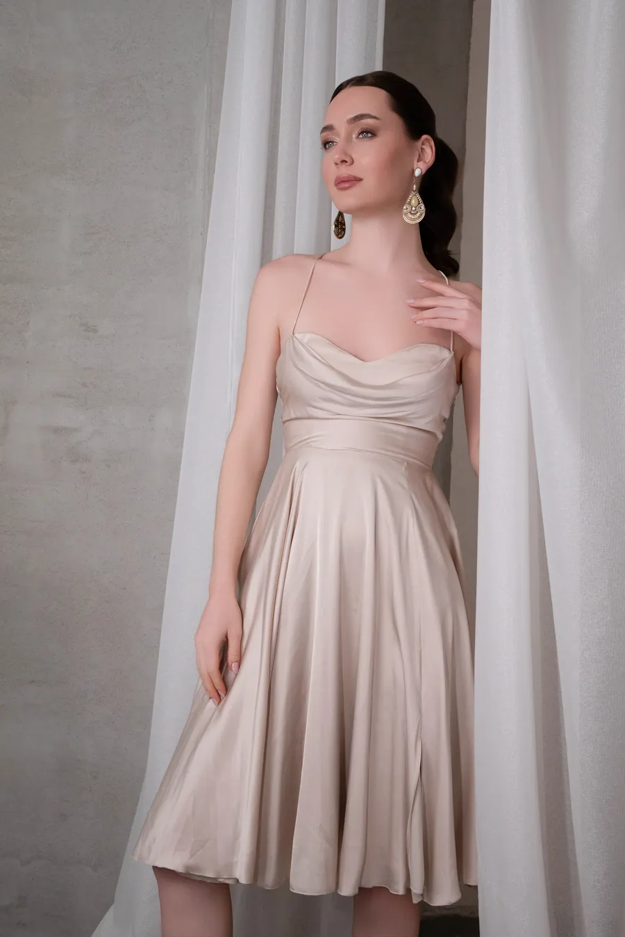 İp Detaylı Ekru Saten Elbise