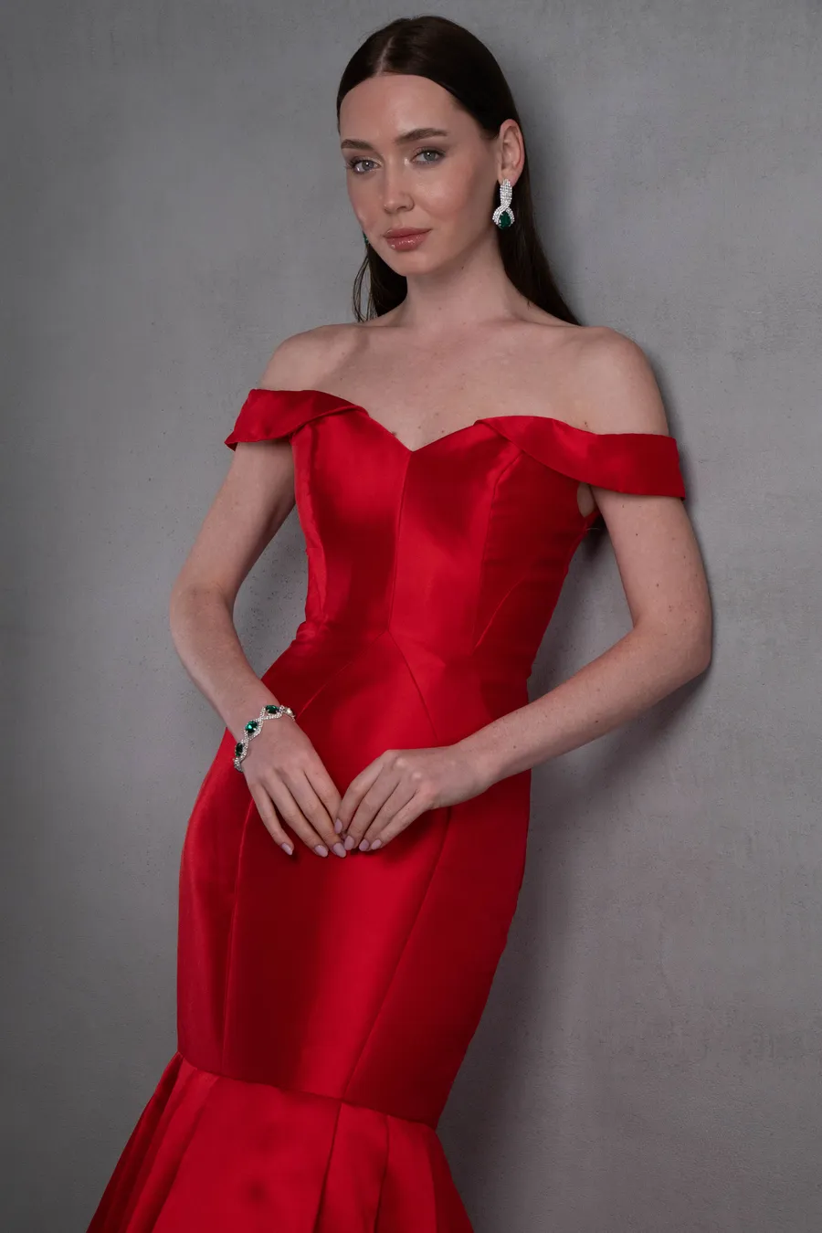 Kırmızı Uzun Tasarım Elbise