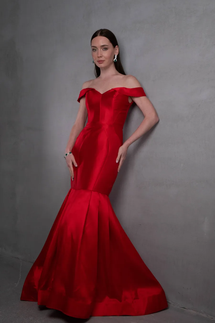 Kırmızı Uzun Tasarım Elbise