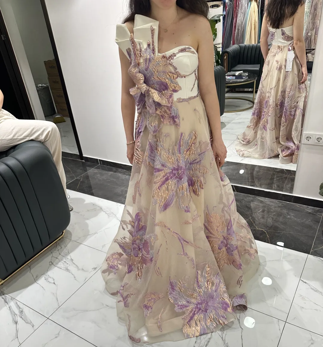 Tek Kol Uzun Tasarım Elbise