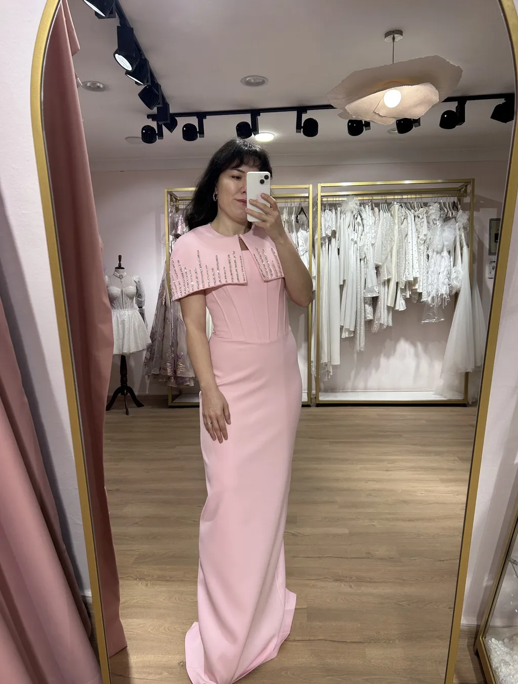 Taş İşlemeli Pelerin Detaylı Pembe Elbise