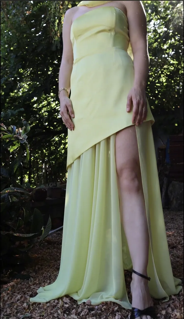 Boyundan Kuşak Detaylı Sarı Elbise