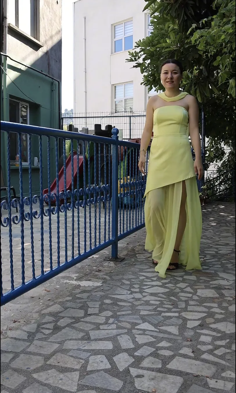 Boyundan Kuşak Detaylı Sarı Elbise