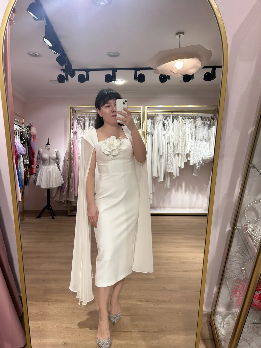 Pelerin Kol Detaylı Midi Elbise