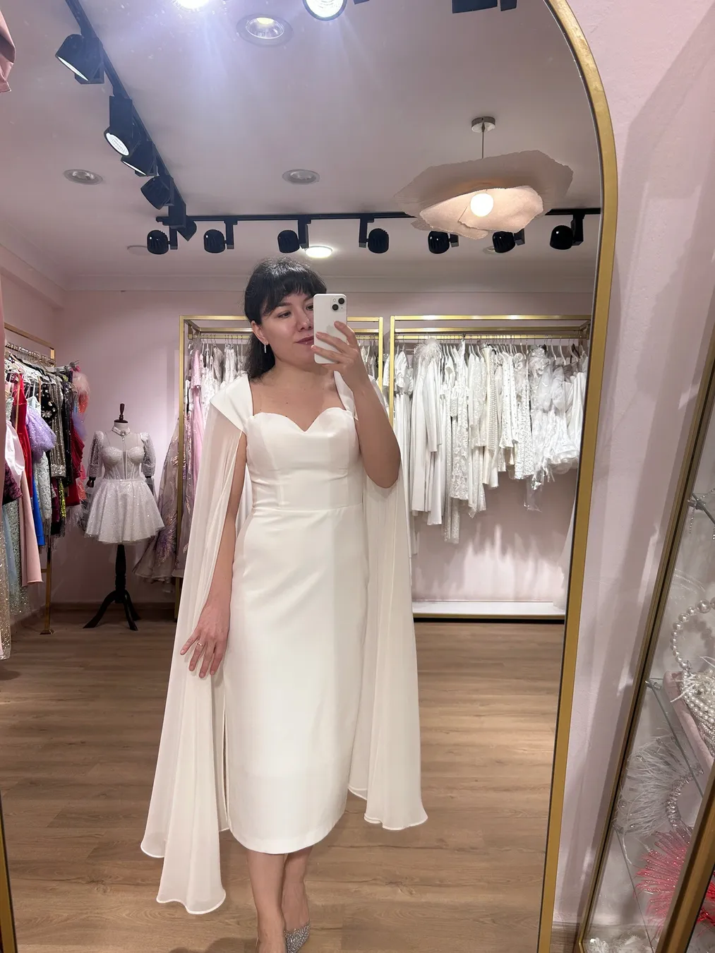 Pelerin Kol Detaylı Midi Elbise